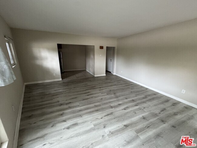 Building Photo - 5401 W Olympic Blvd
