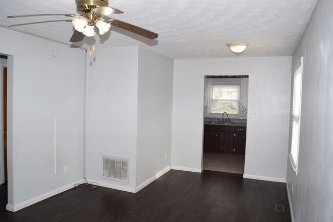 Building Photo - 215 Settlers Landing Road