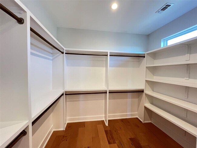 Building Photo - 6405 Keegans Dr