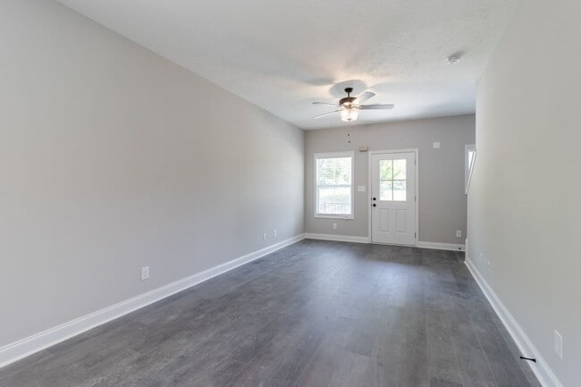 Building Photo - 938 Charlotte St