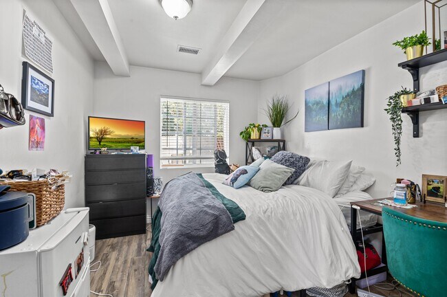 Building Photo - 5318 Redding Rd