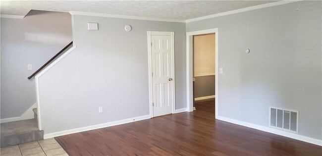 Building Photo - 760 Indian Lake Dr NW