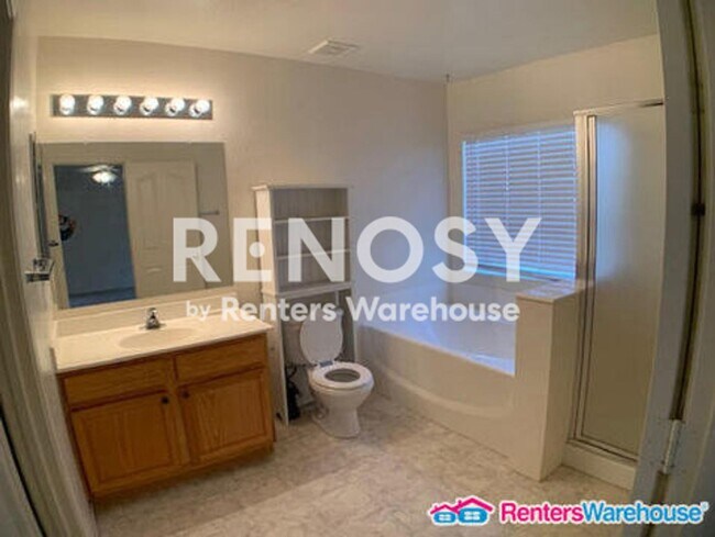 Building Photo - Ideal 3 Br 2 Ba 2 Cg Home Near Loop 303 & Greenway in Surprise!