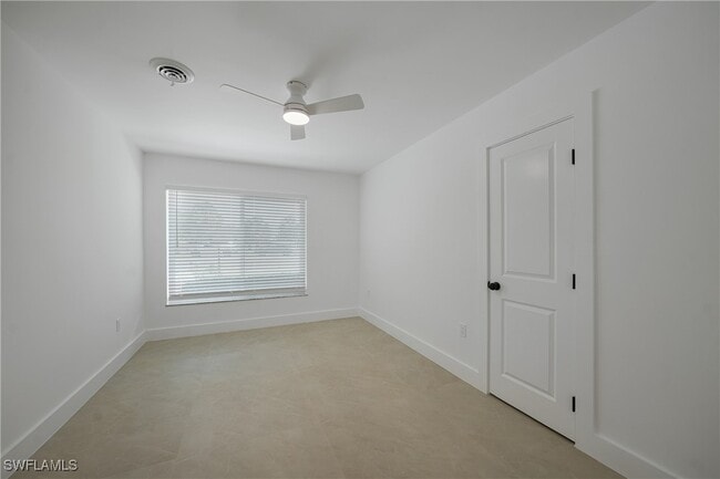 Building Photo - 27385 Voyageur Dr