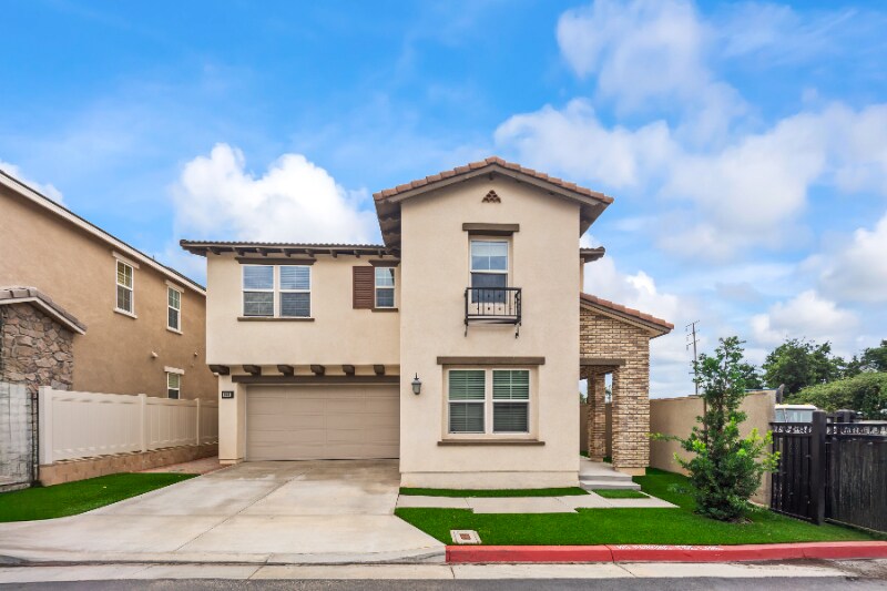 Primary Photo - 950 N Ellie St