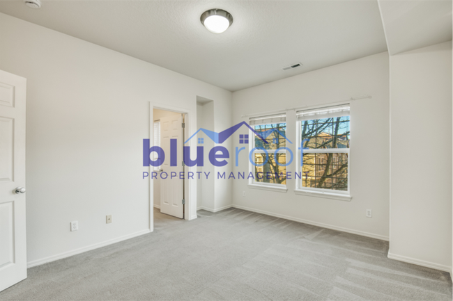 Building Photo - 17064 SW Rockridge Ct