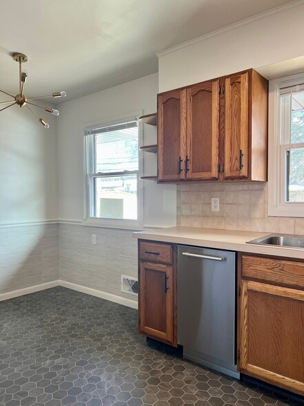 Building Photo - 4032 Worthington Ave