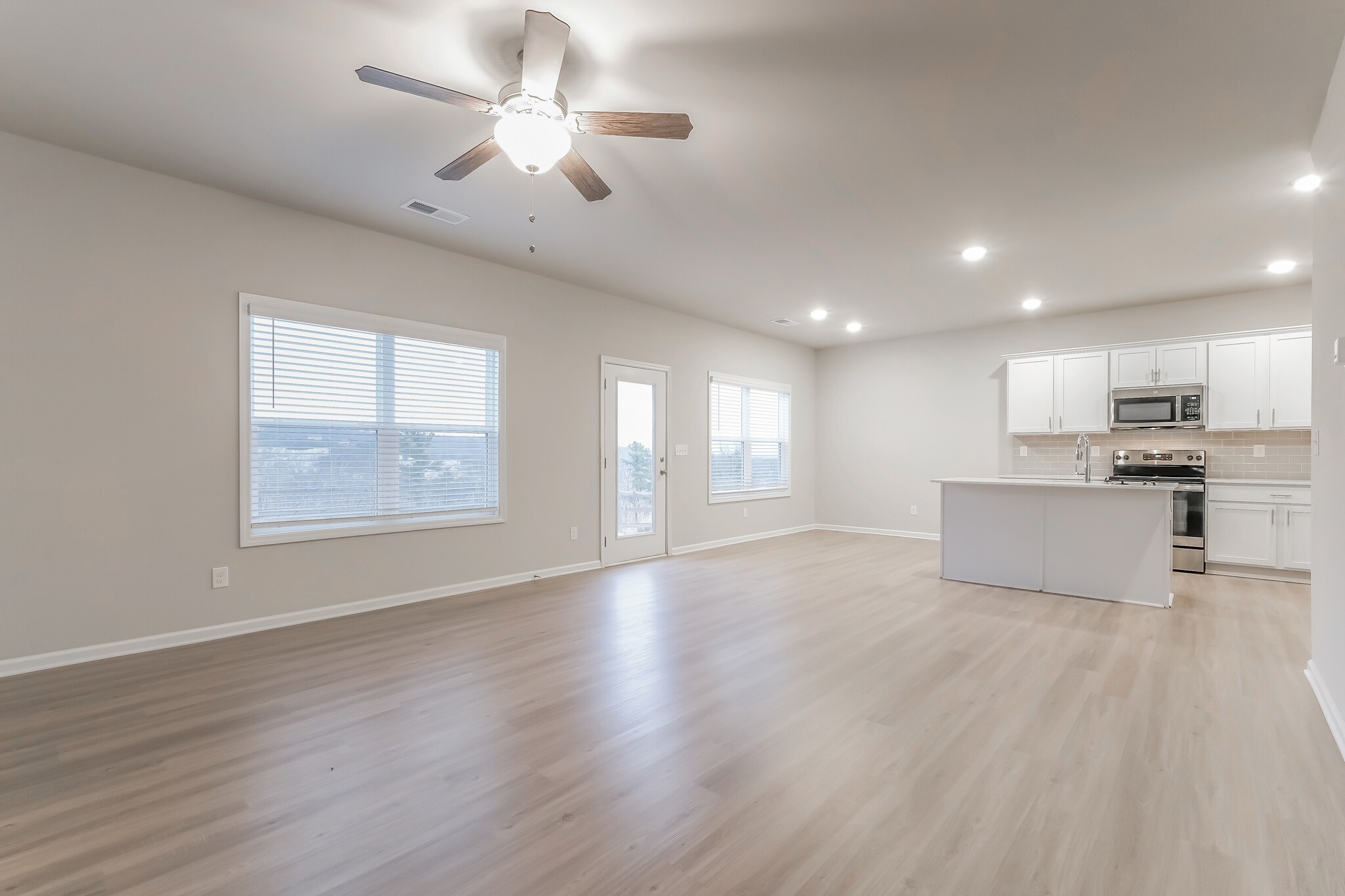 Building Photo - 3433 Sugarberry Dr