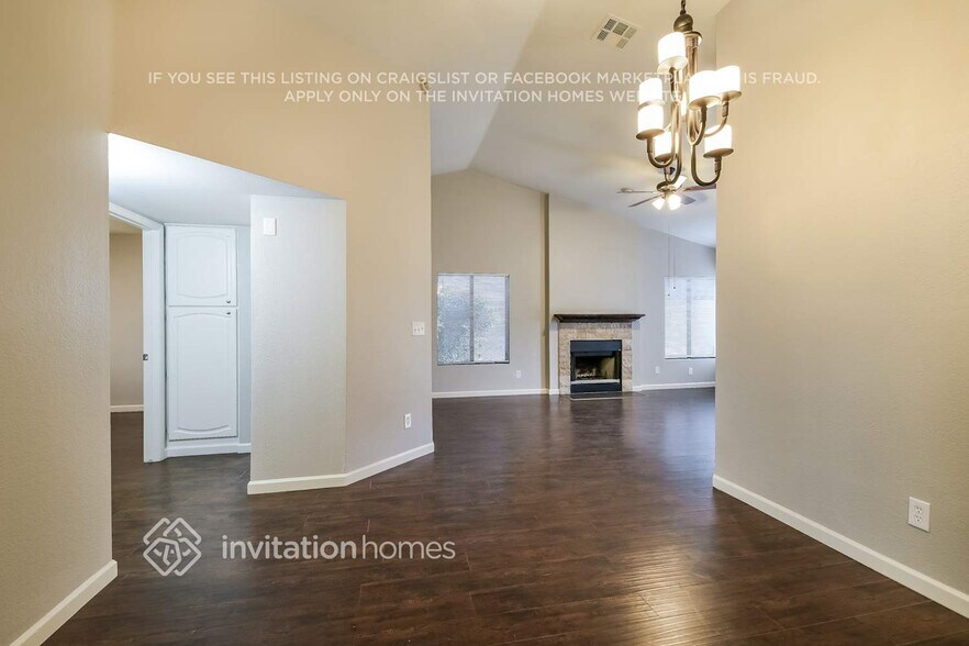 Building Photo - 3231 E Wescott Dr