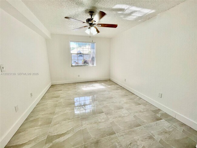 Building Photo - 2880 N Oakland Forest Dr