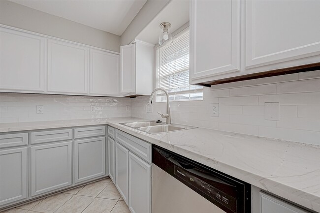 Building Photo - 8714 Garrett St