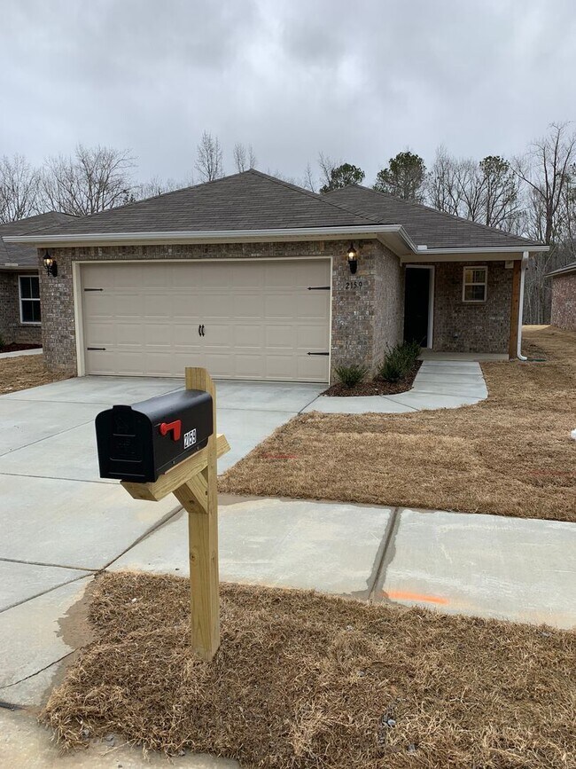 Building Photo - Now Pre-Leasing ? Spacious 4-Bedroom | 2-Bath Home in Cullman