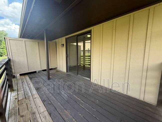 Building Photo - 28 Dawnwood Cir
