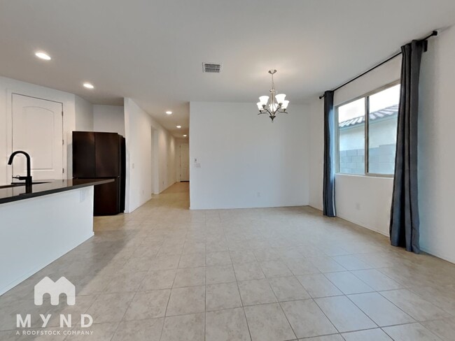 Building Photo - 40029 W Crane Dr