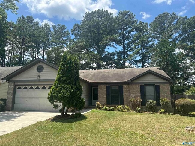Primary Photo - 136 Hollington Dr NE