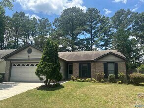 Building Photo - 136 Hollington Dr NE