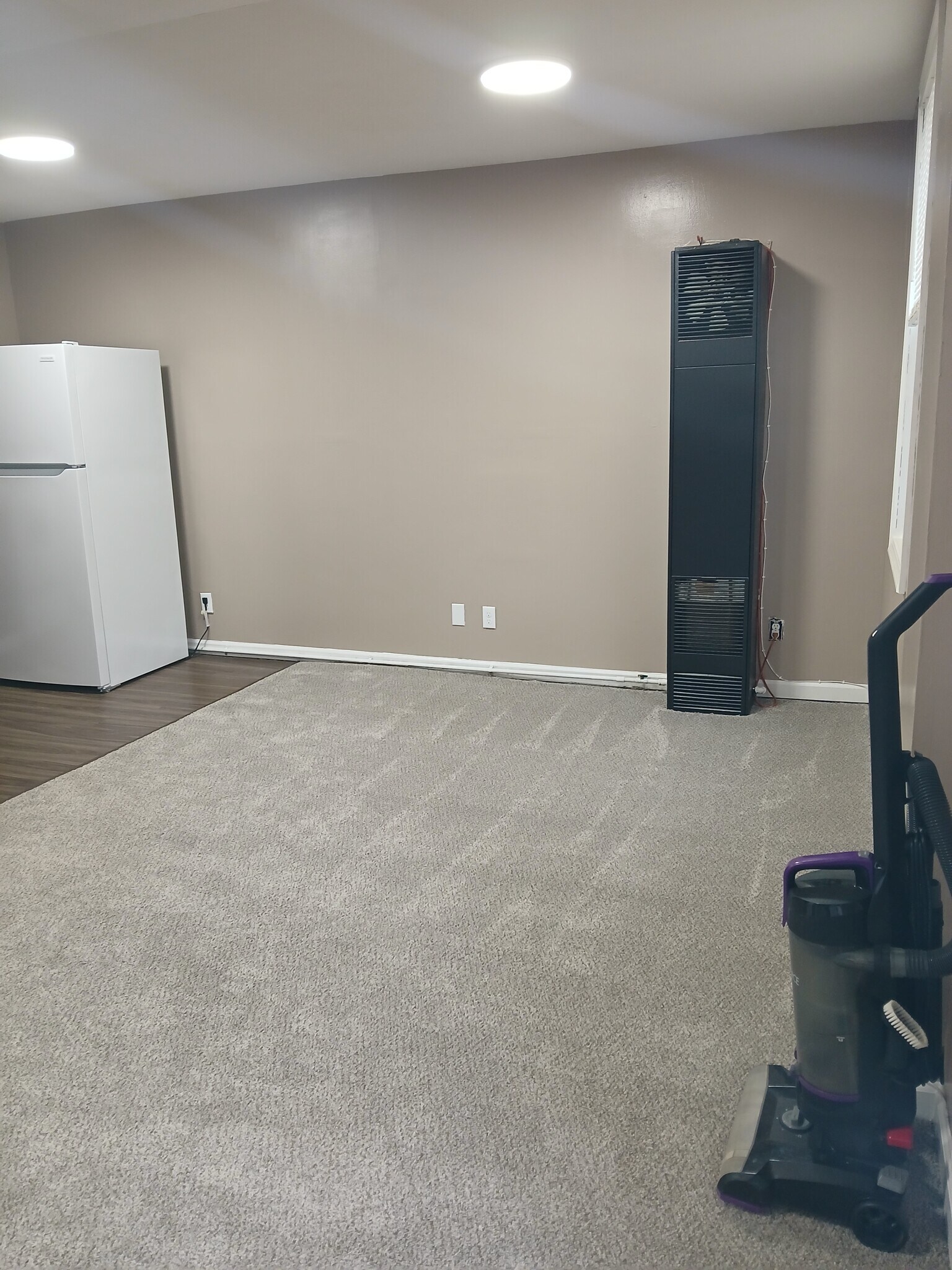 Building Photo - 216 N Main St