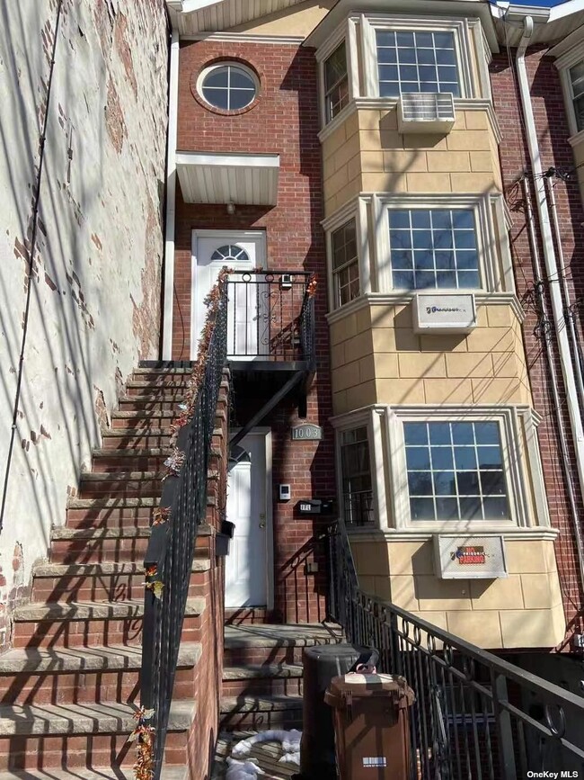 Building Photo - 10-3 36th Ave