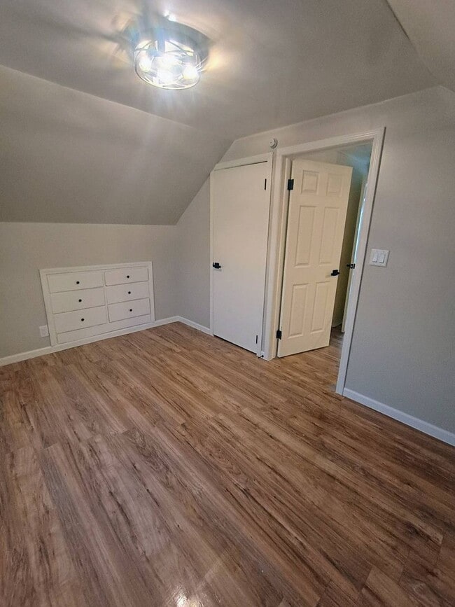 Building Photo - Single Family Home Available