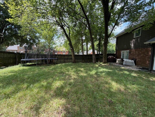 Building Photo - 2910 Foster Dale Cove