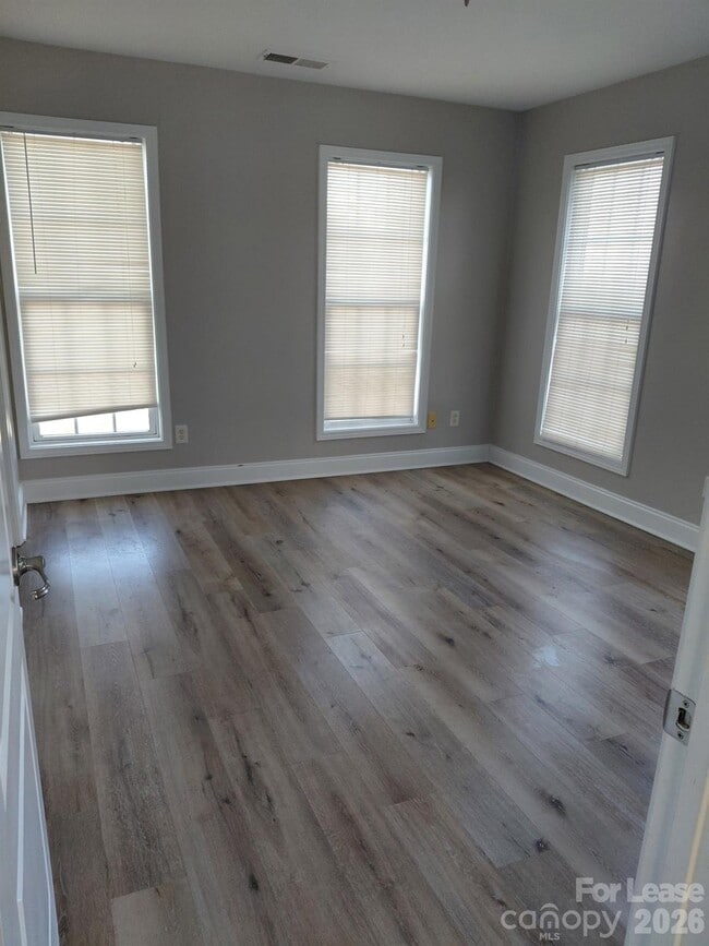 Building Photo - 105 Singleton Rd