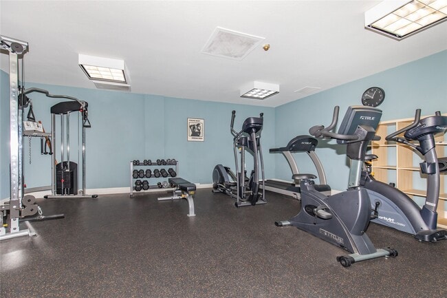 Building Photo - 1825 Mission St