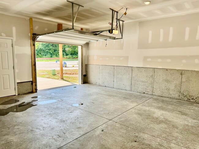 Building Photo - 410 Blair Rd