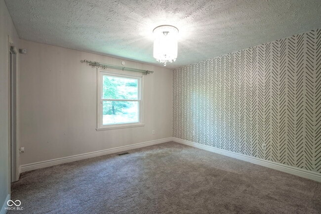Building Photo - 858 Cedar Wood