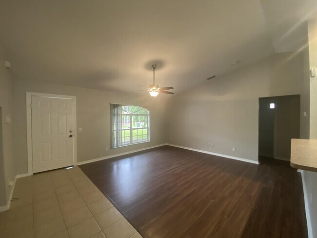 Building Photo - 3928 Champagne Ave