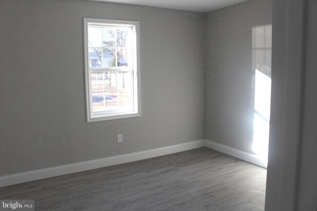 Building Photo - 7967 Foster Ave