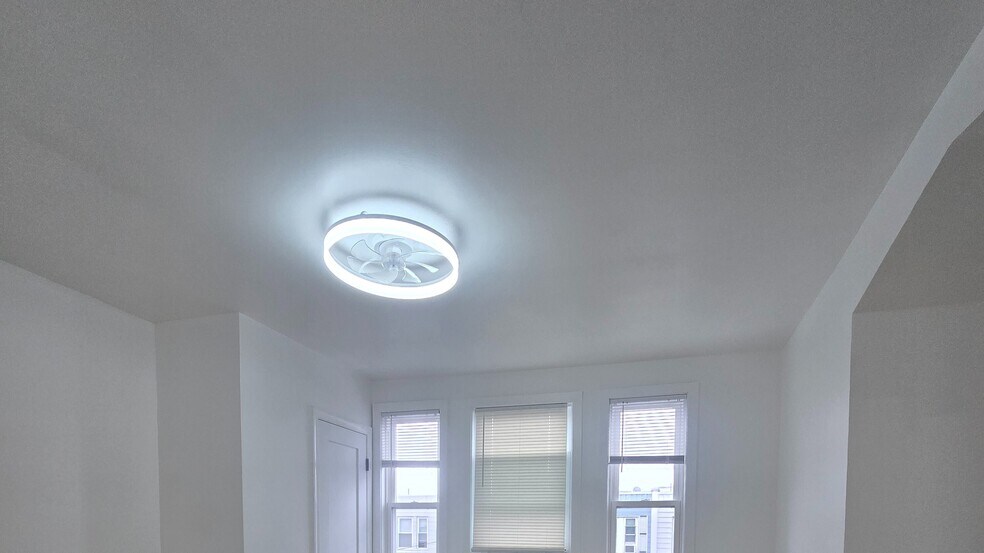 Building Photo - 619 Brill St