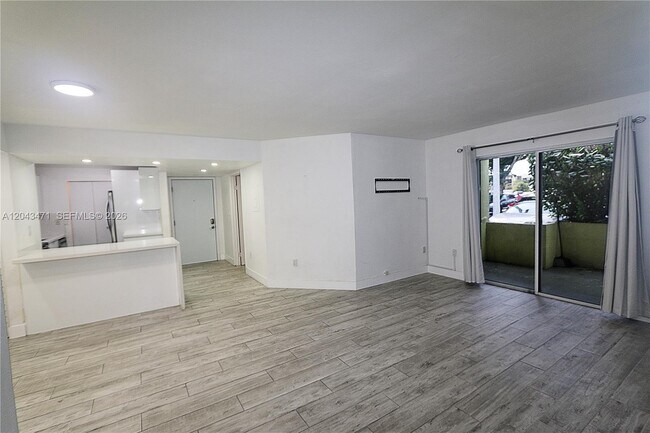 Building Photo - 10755 SW 108th Ave