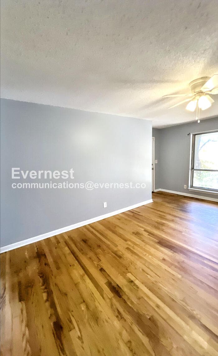 Building Photo - 18 Inglenook Dr