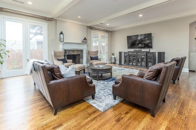 Building Photo - HOME FOR SALE or rent Gorgeous executive h...