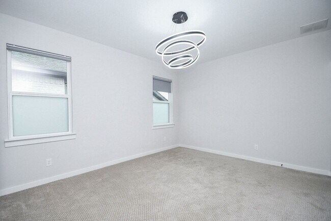 Building Photo - 10014 Oakwood Trl