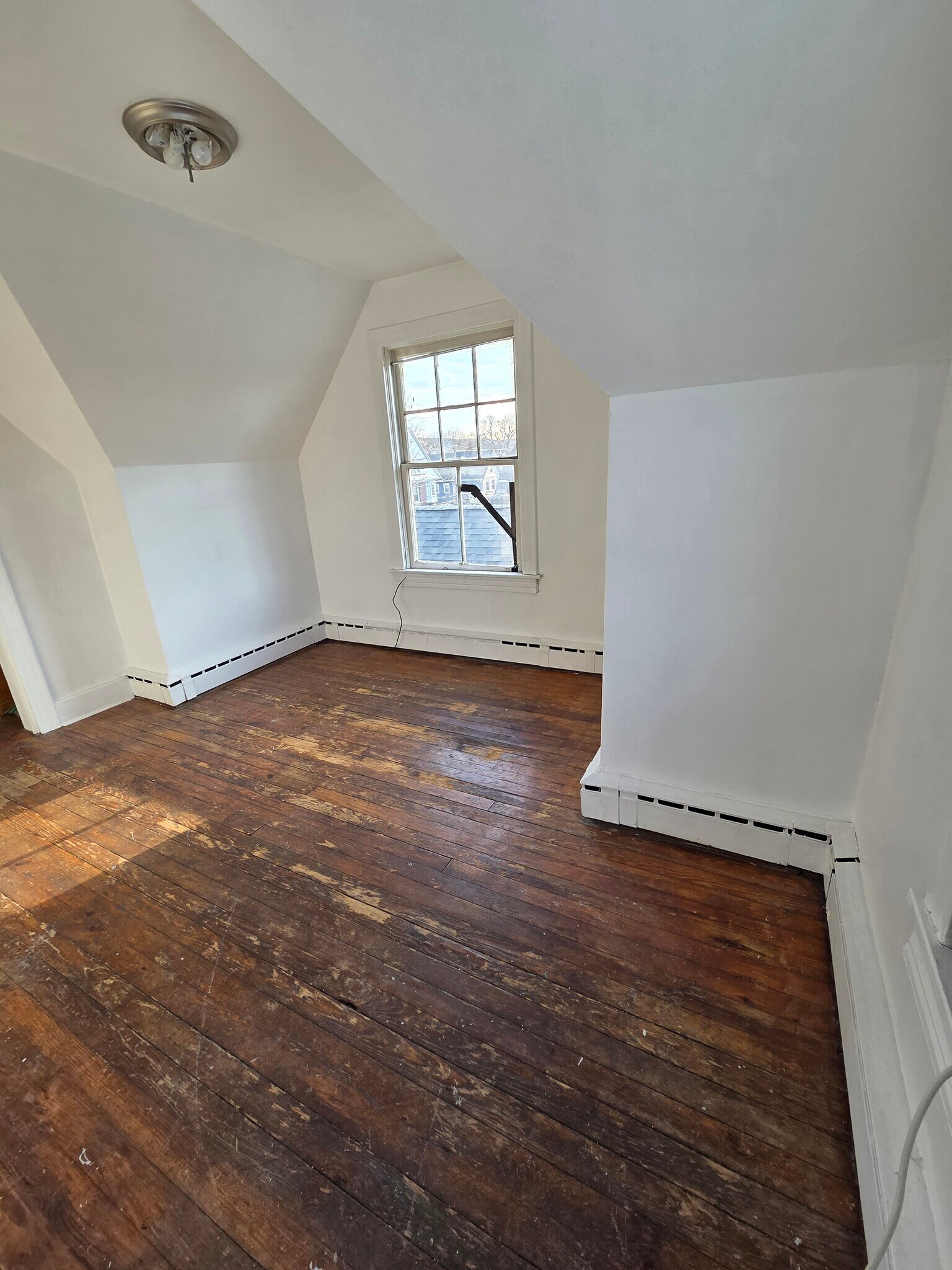 Building Photo - 365 S River St