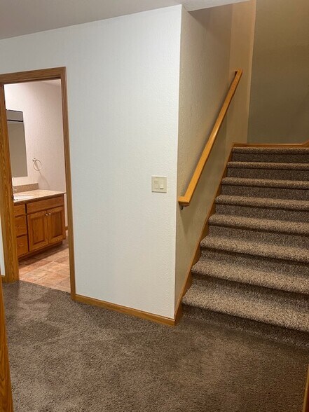 Building Photo - 1731 Crooked Ave