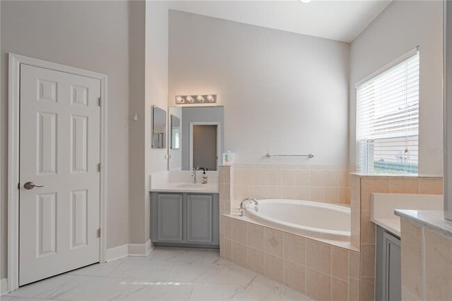 Building Photo - 18028 Java Isle Dr