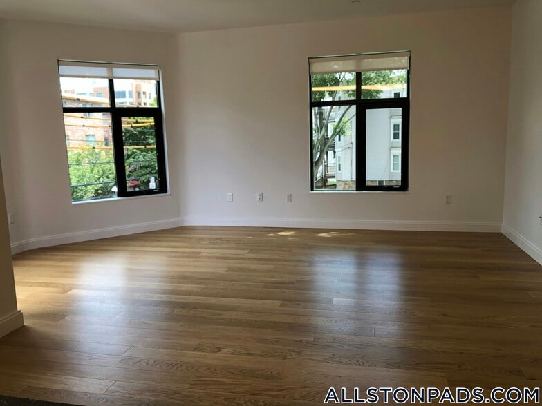 Building Photo - 83 Gardner St