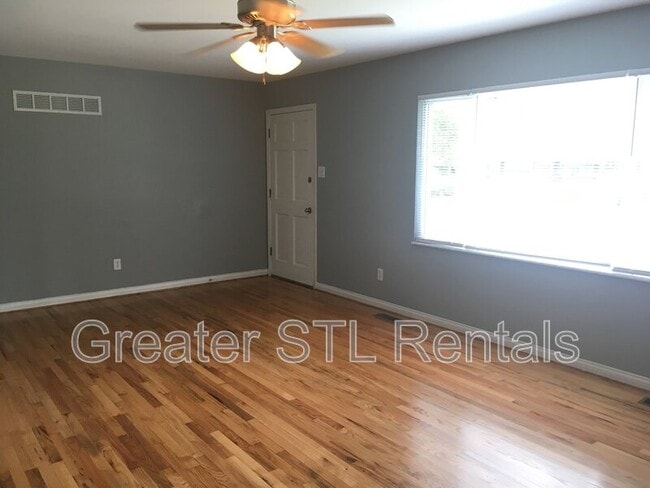 Building Photo - 13 Griffin Dr