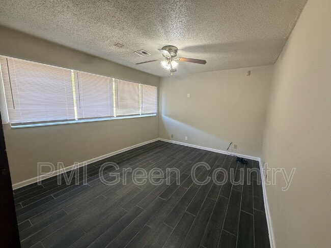 Building Photo - 3741 N Garrison Ave