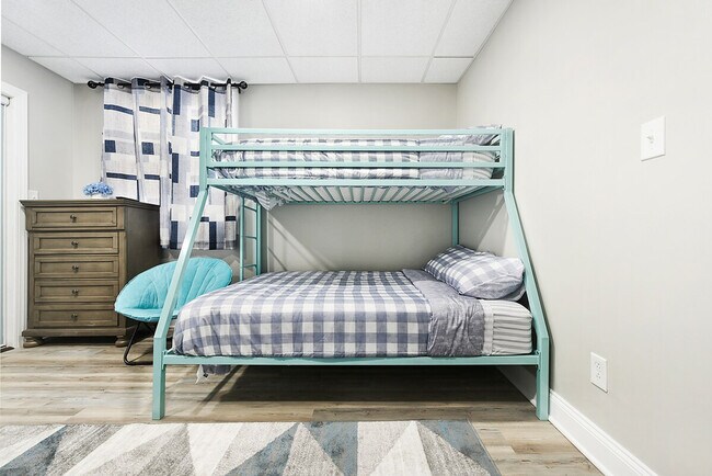 Building Photo - 444 Oneida St