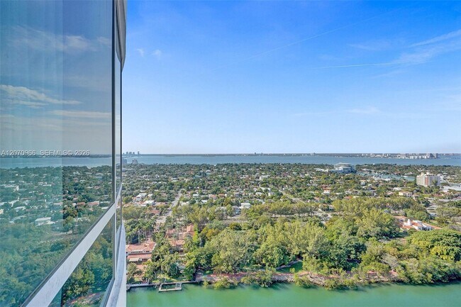 Building Photo - 4401 Collins Ave