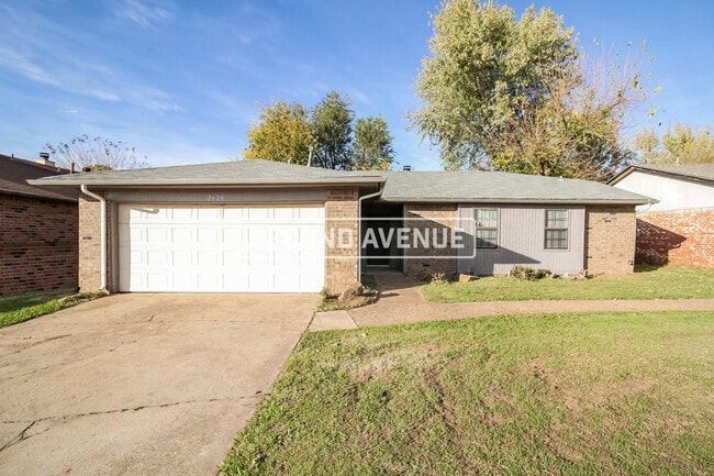 Building Photo - 2621 SW 103rd St