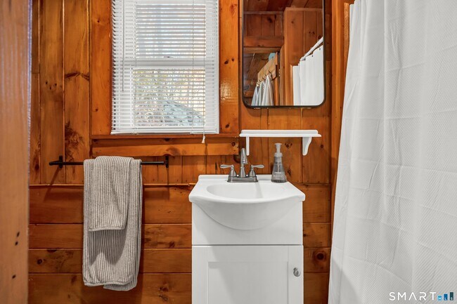 Building Photo - 12 Park Rd