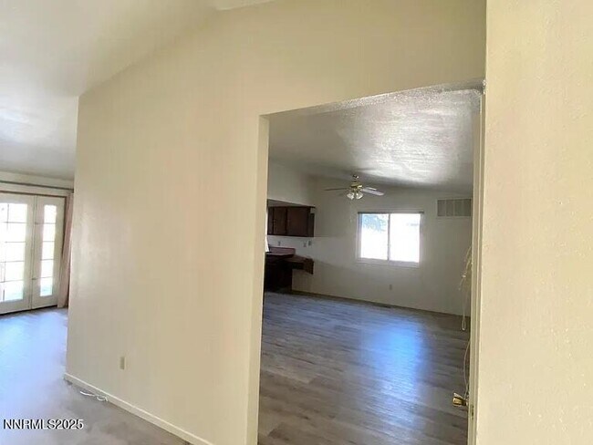 Building Photo - 2890 Waterfield Dr