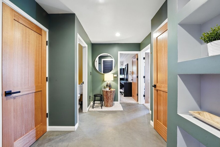 Building Photo - 33 Reef St