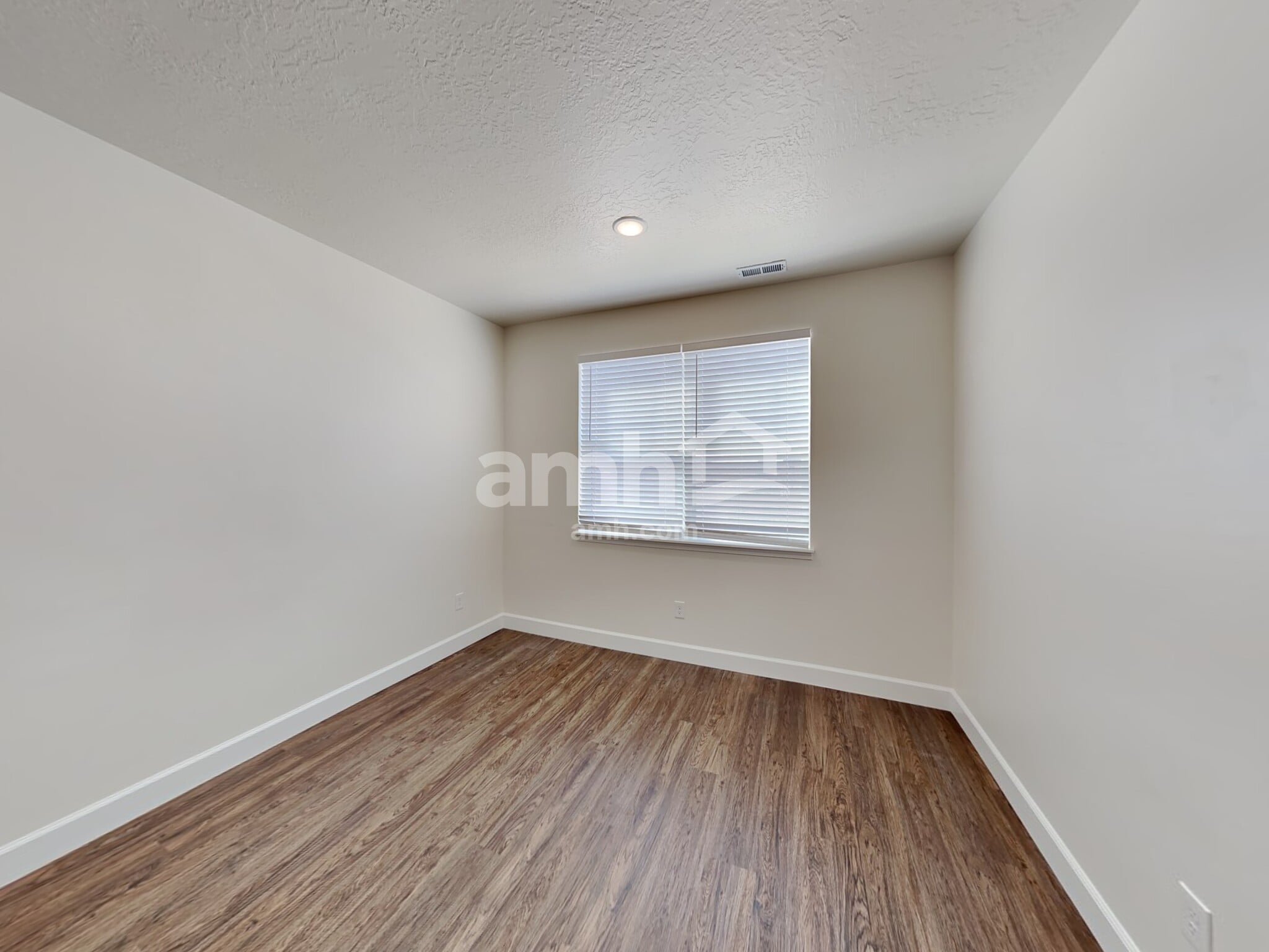 Building Photo - 2339 Frontier St
