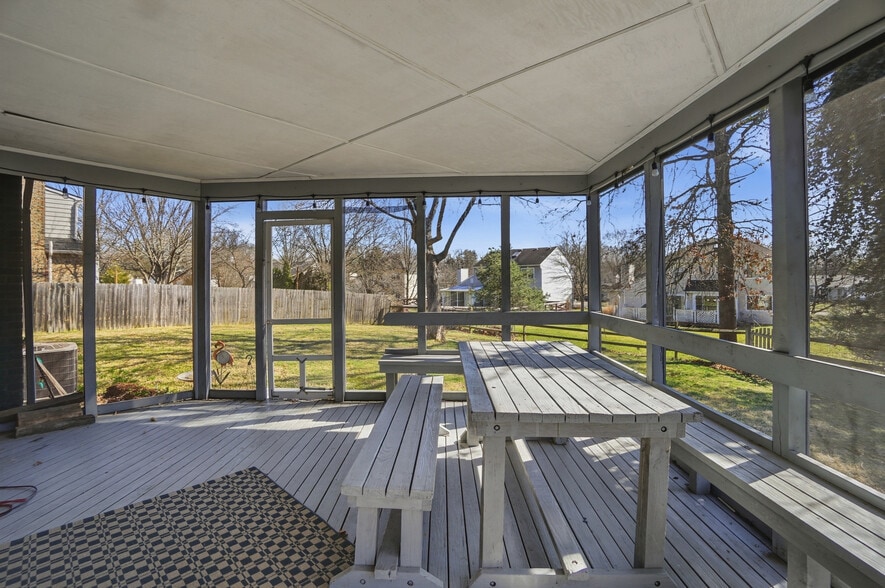 Building Photo - 1849 Lemontree Ln