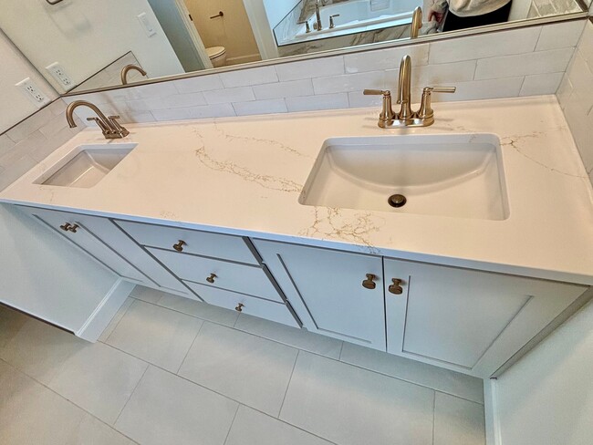 Building Photo - Gorgeous Ridgefield Home